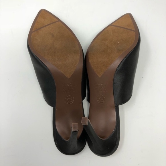 WHO WHAT WEAR Satin V Heels in Graphite - Picture 11 of 15